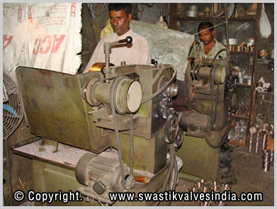 Ball Valves - 3 Piece Ball Valves - Gun Metal Foot Valves manufacturing unit - swastik Valves Ludhiana Punjab India