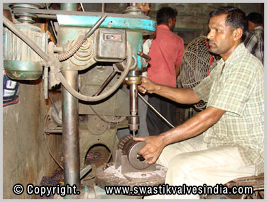 Ball Valves - 3 Piece Ball Valves - Gun Metal Foot Valves manufacturing unit - swastik Valves Ludhiana Punjab India