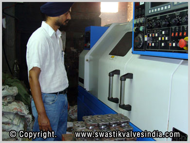 Ball Valves - 3 Piece Ball Valves - Gun Metal Foot Valves manufacturing unit - swastik Valves Ludhiana Punjab India